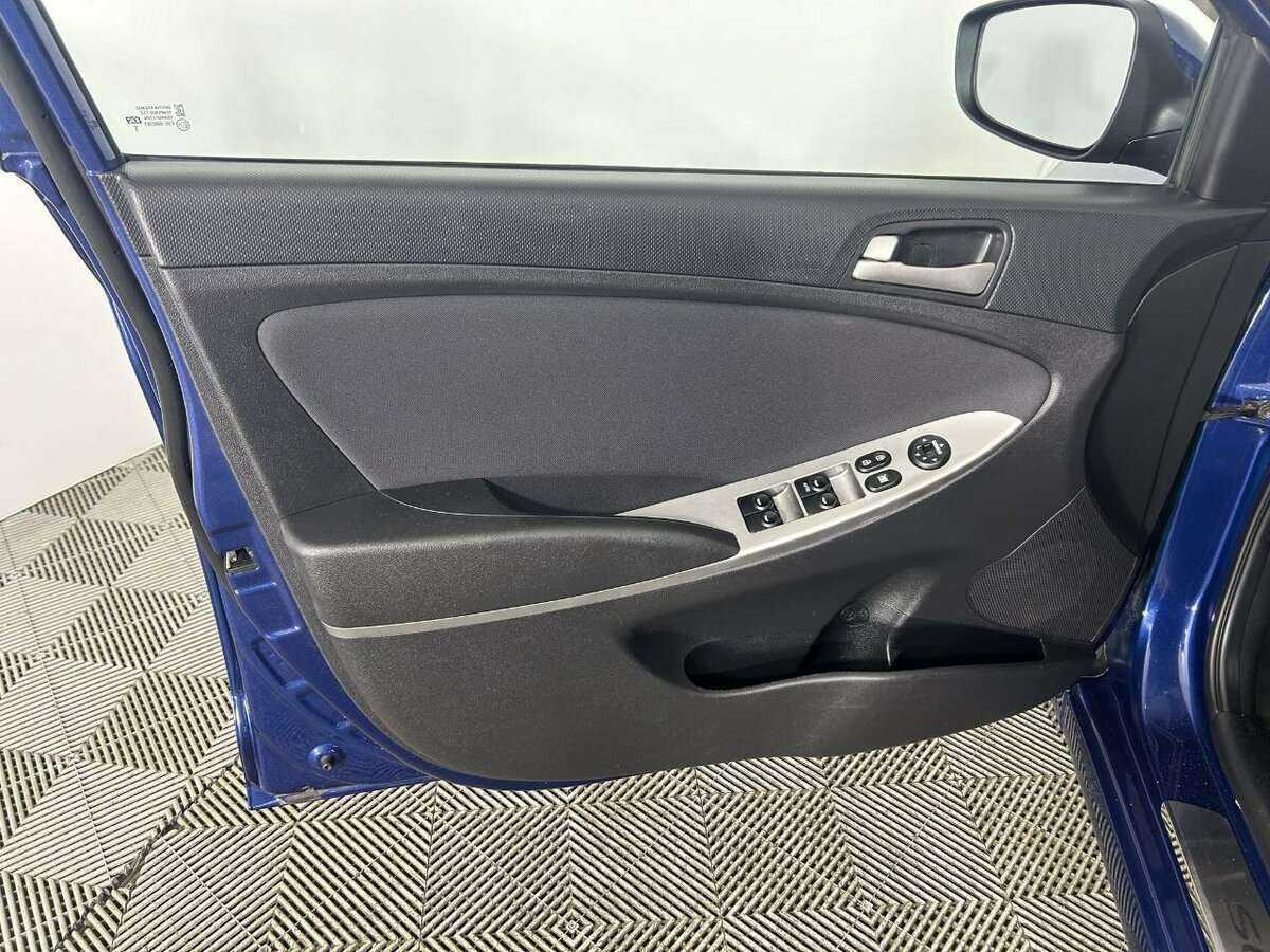 Купить Hyundai Solaris, 2016, 56 500 км, фото №8