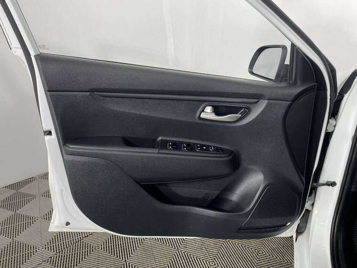 Купить Kia Rio, 2018, 65 741 км, фото №8