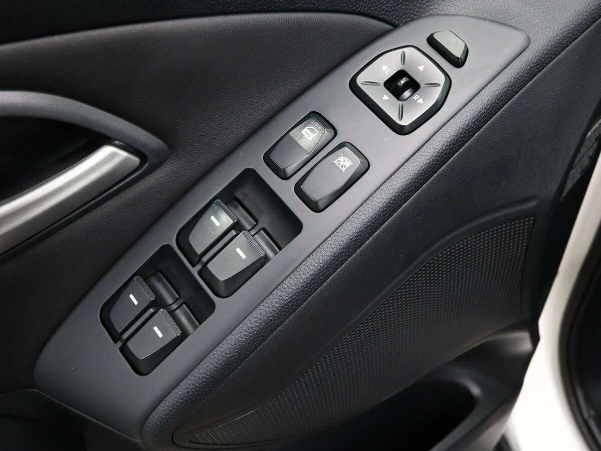 Купить Hyundai ix35, 2012, 159 000 км, фото №8