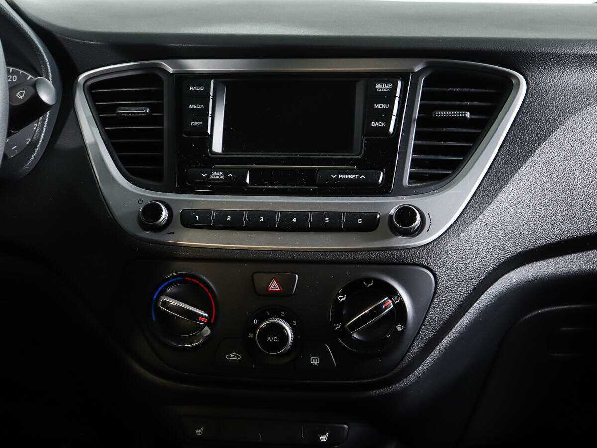 Купить Hyundai Solaris, 2017, 75 447 км, фото №12