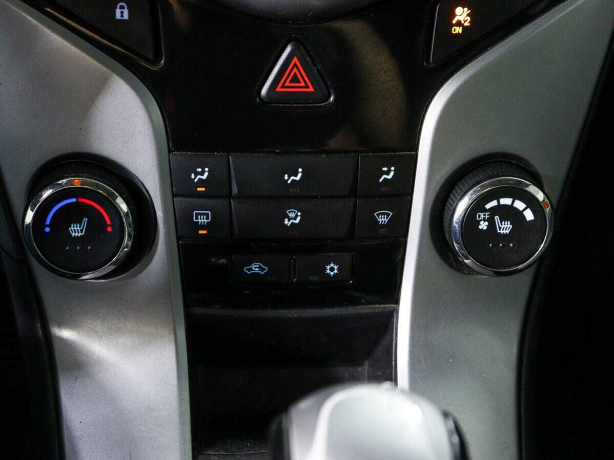 Купить Chevrolet Cruze, 2012, 290 000 км, фото №15