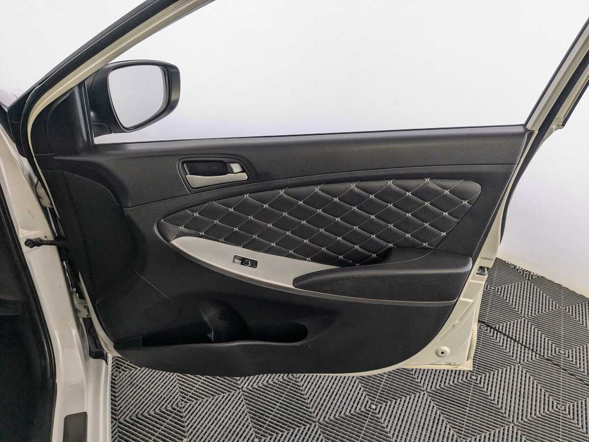 Купить Hyundai Solaris, 2015, 120 409 км, фото №20