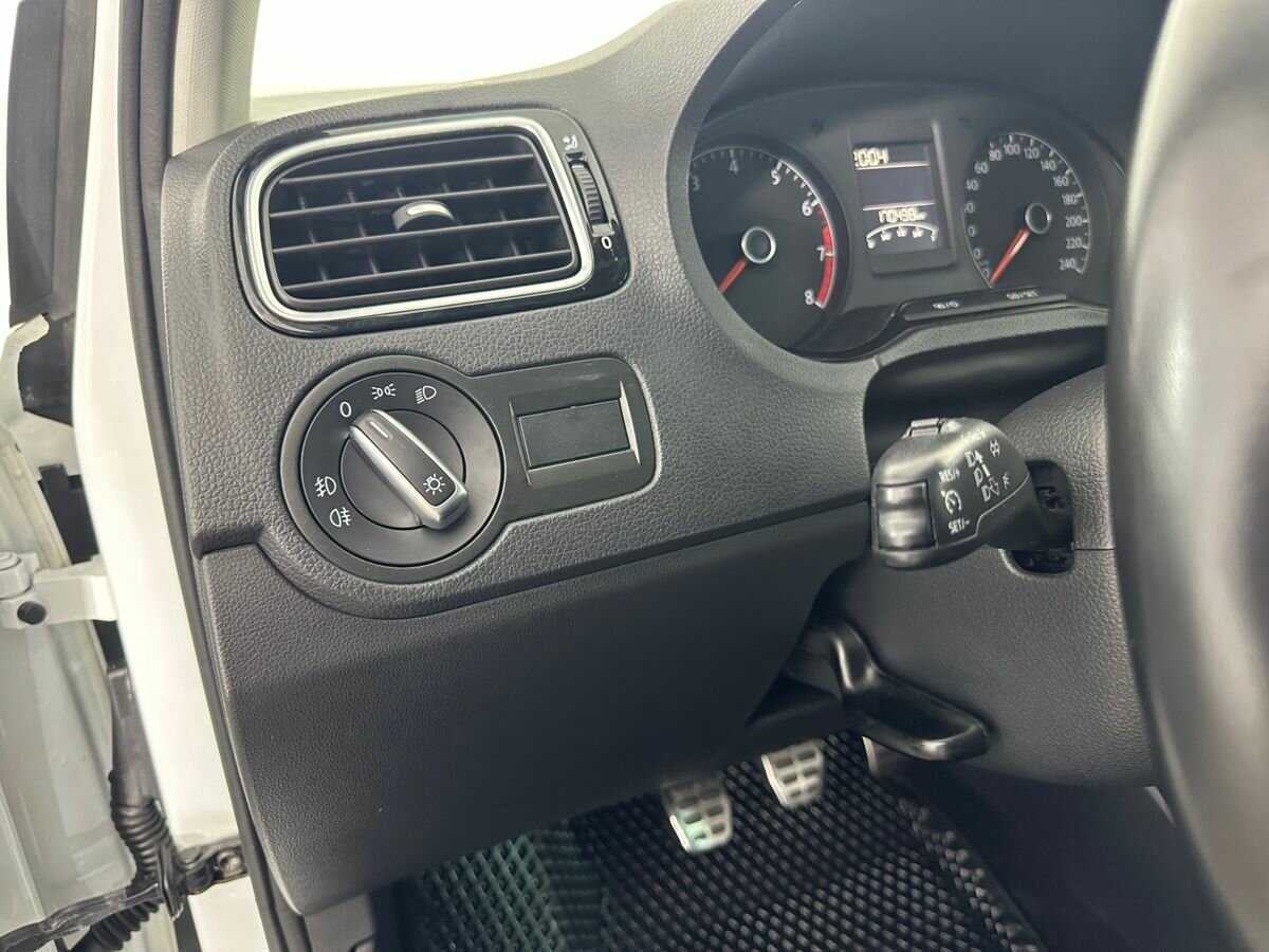 Купить Volkswagen Polo, 2018, 170 000 км, фото №9