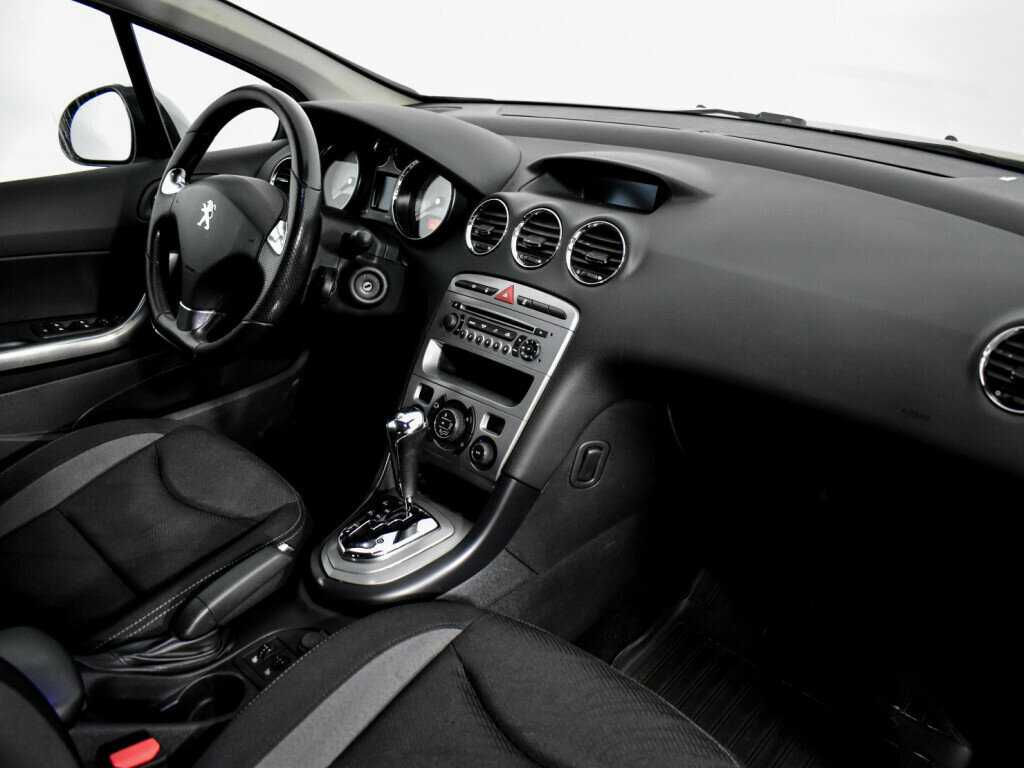 Купить Peugeot 408, 2016, 208 197 км, фото №12