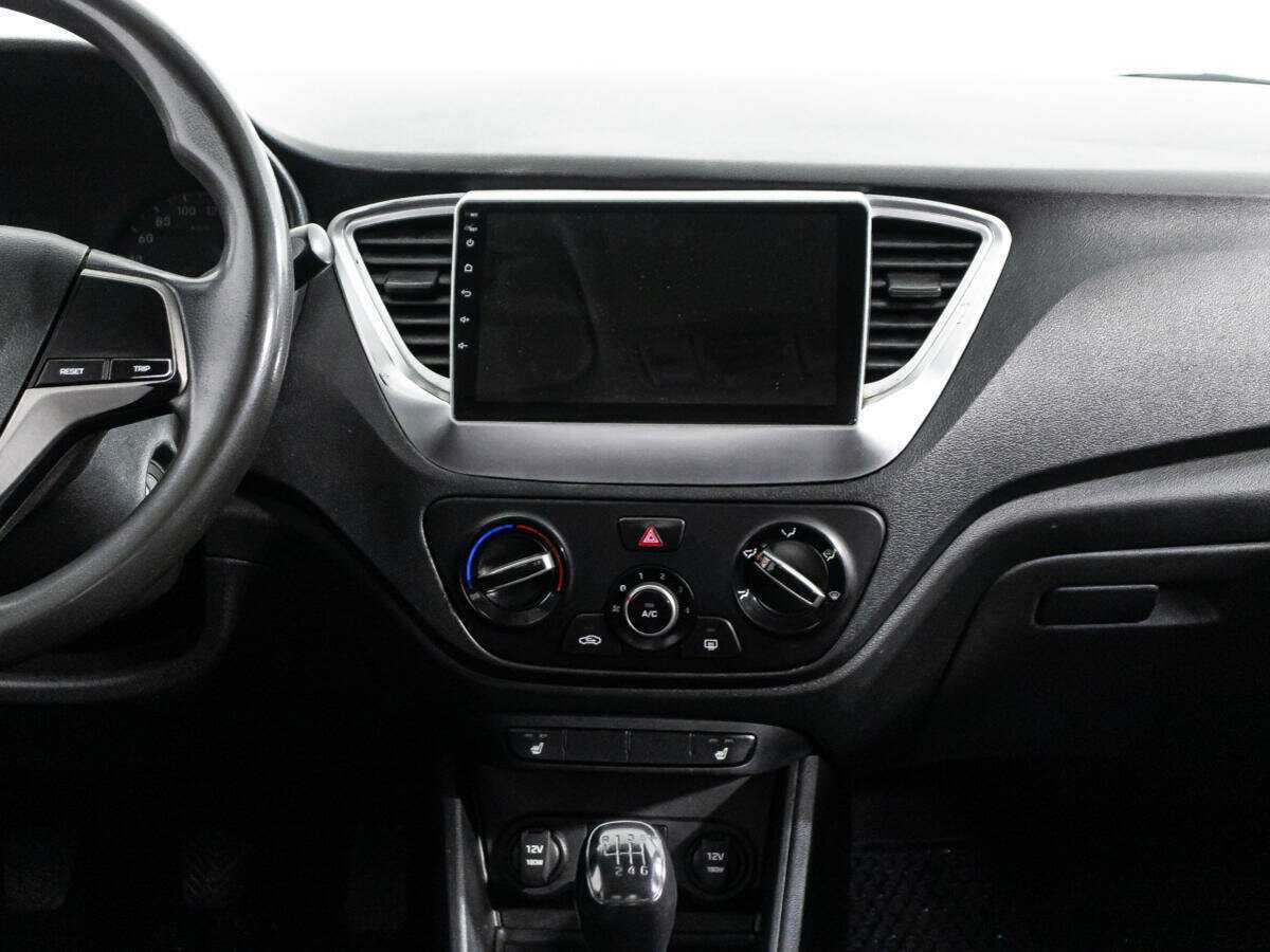 Купить Hyundai Solaris, 2017, 327 514 км, фото №14