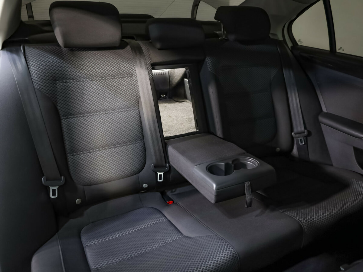 Купить Volkswagen Jetta VI Рестайлинг, 2015, 240 831 км, фото №17